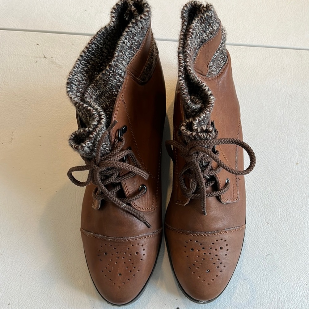 Sterns Leather ankle boots size 9
